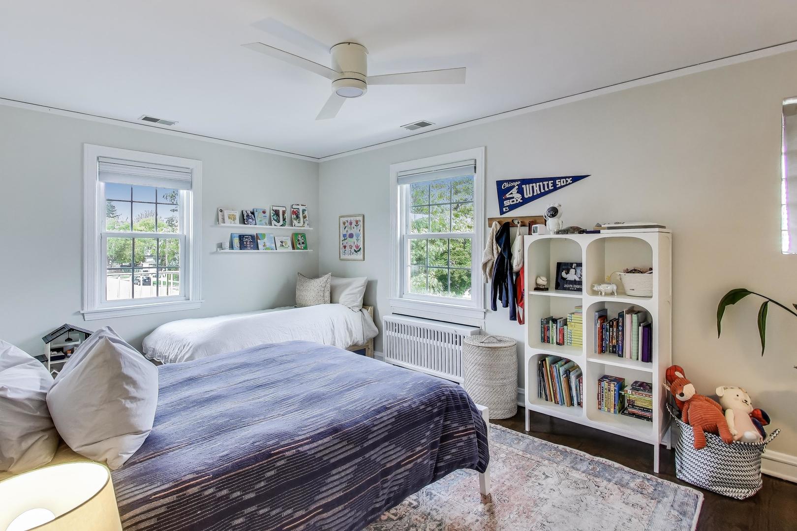 6132 N Naper Avenue, Chicago, IL 60631