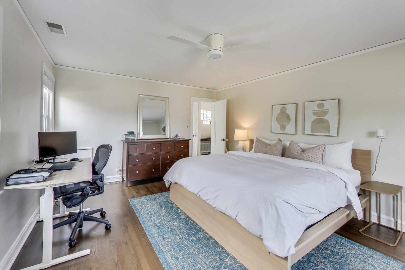 6132 N Naper Avenue, Chicago, IL 60631