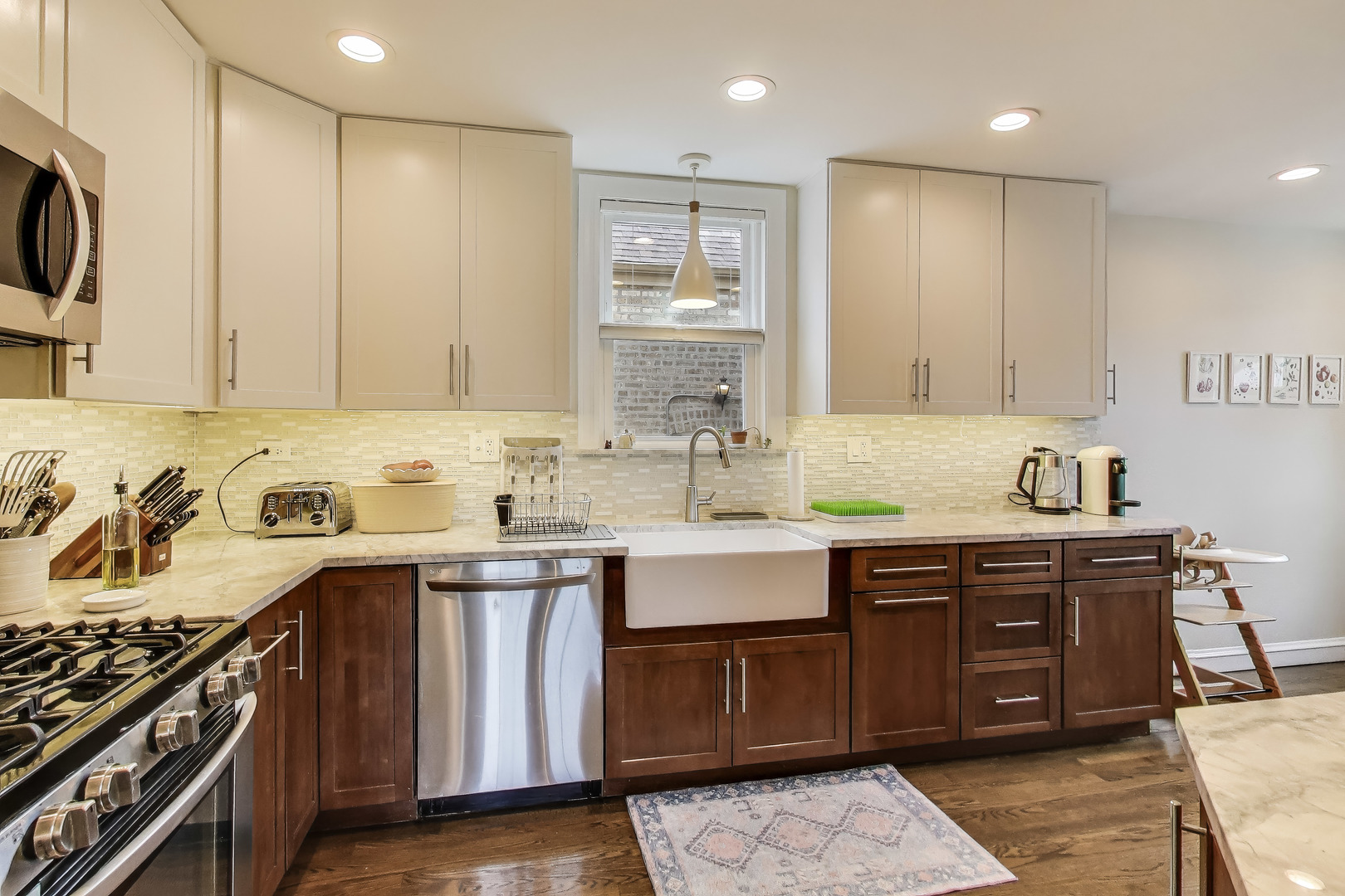 6132 N Naper Avenue, Chicago, IL 60631