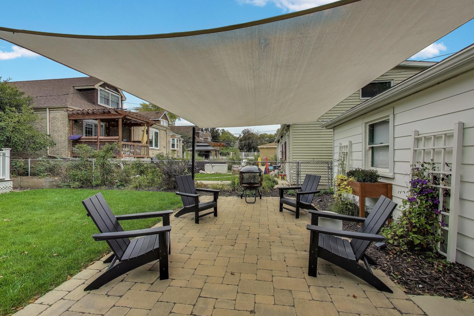 6132 N Naper Avenue, Chicago, IL 60631