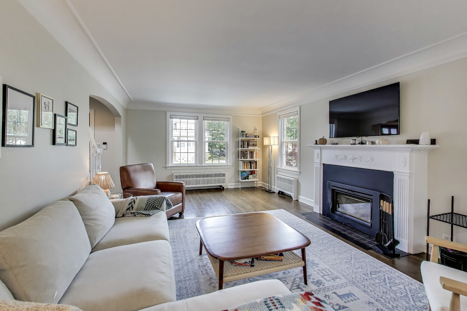 6132 N Naper Avenue, Chicago, IL 60631