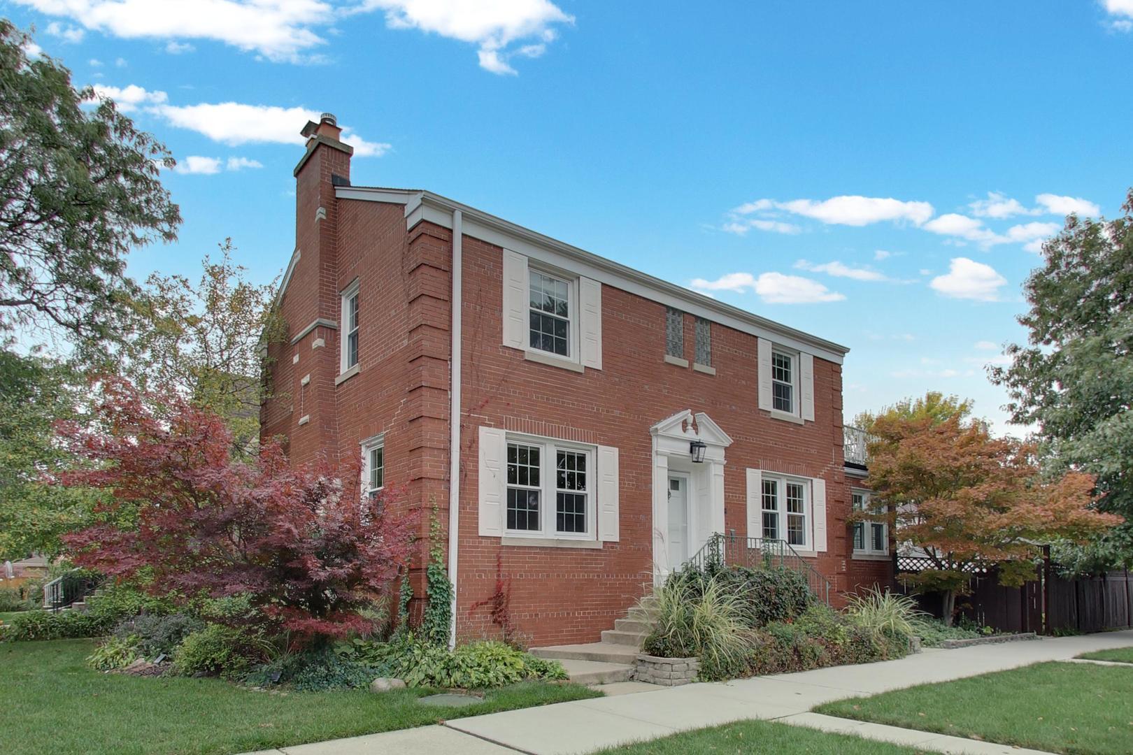 6132 N Naper Avenue, Chicago, IL 60631