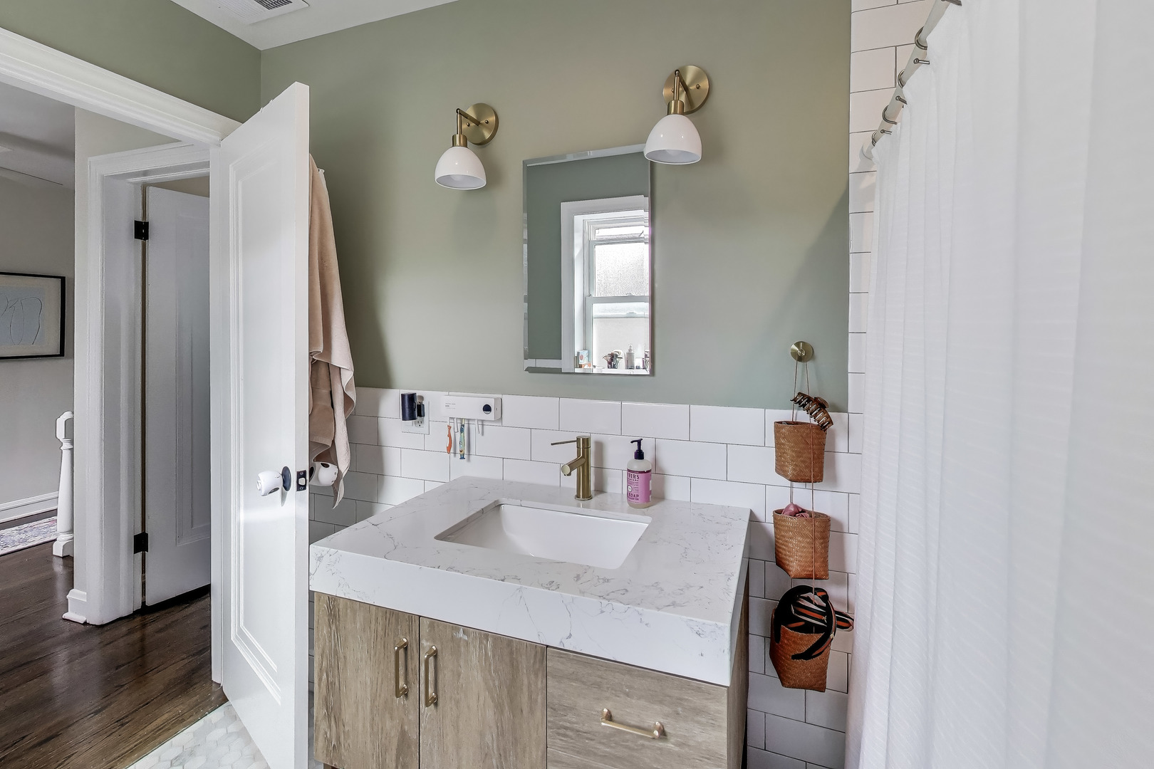 6132 N Naper Avenue, Chicago, IL 60631