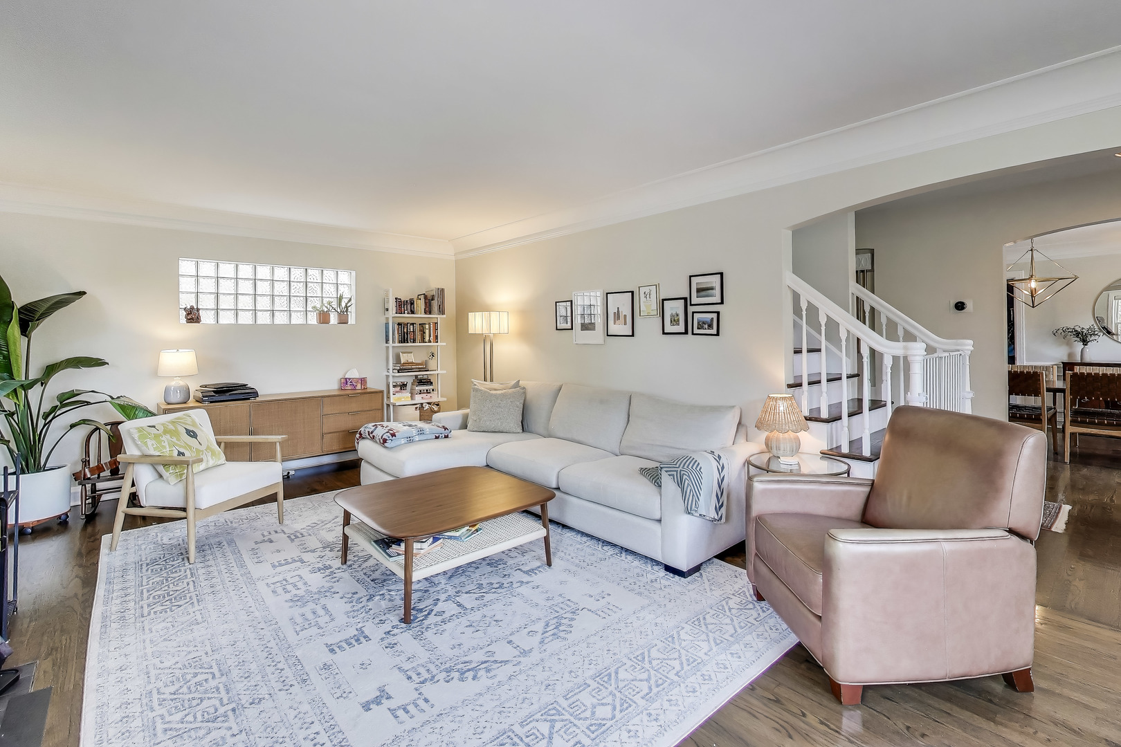 6132 N Naper Avenue, Chicago, IL 60631