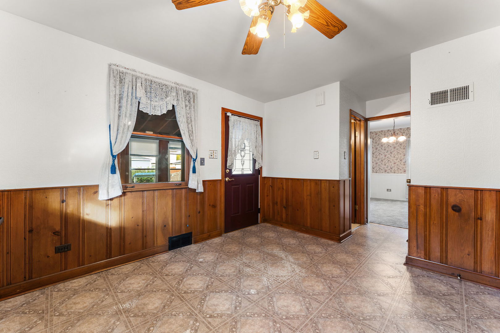 9146 S Spaulding Avenue, Evergreen Park, IL 60805