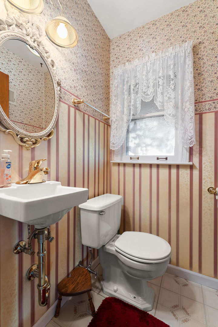 9146 S Spaulding Avenue, Evergreen Park, IL 60805