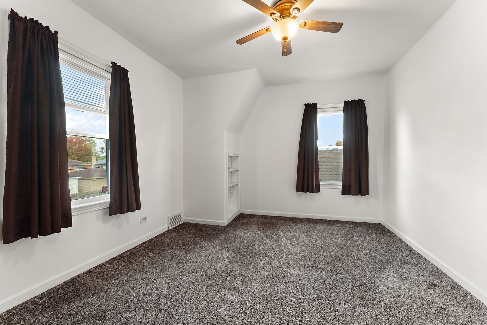 9146 S Spaulding Avenue, Evergreen Park, IL 60805