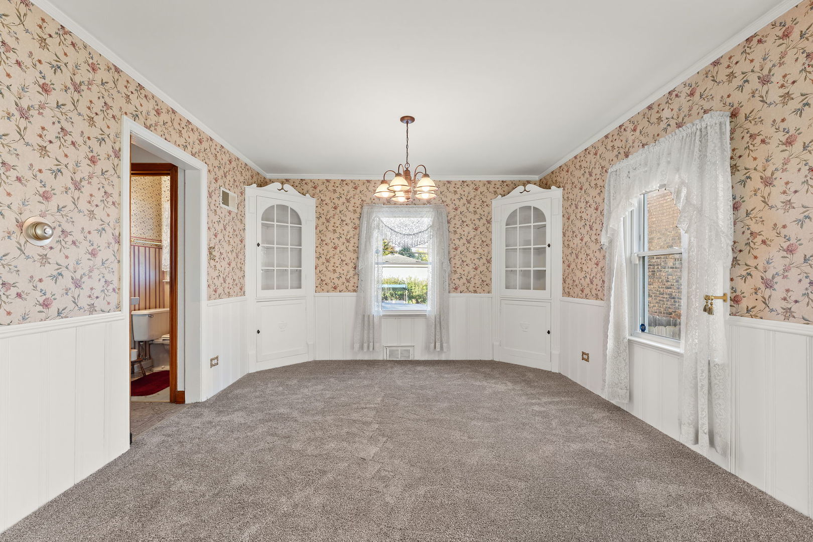 9146 S Spaulding Avenue, Evergreen Park, IL 60805