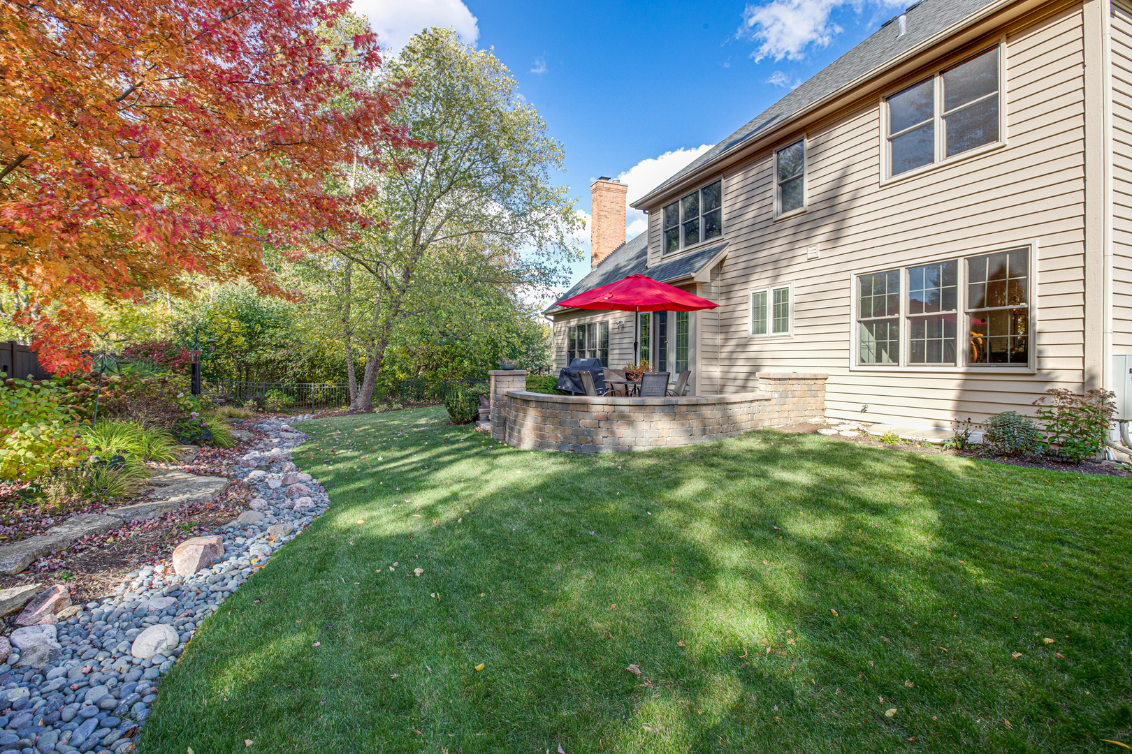 840 Hampton Course, West Chicago, IL 60185