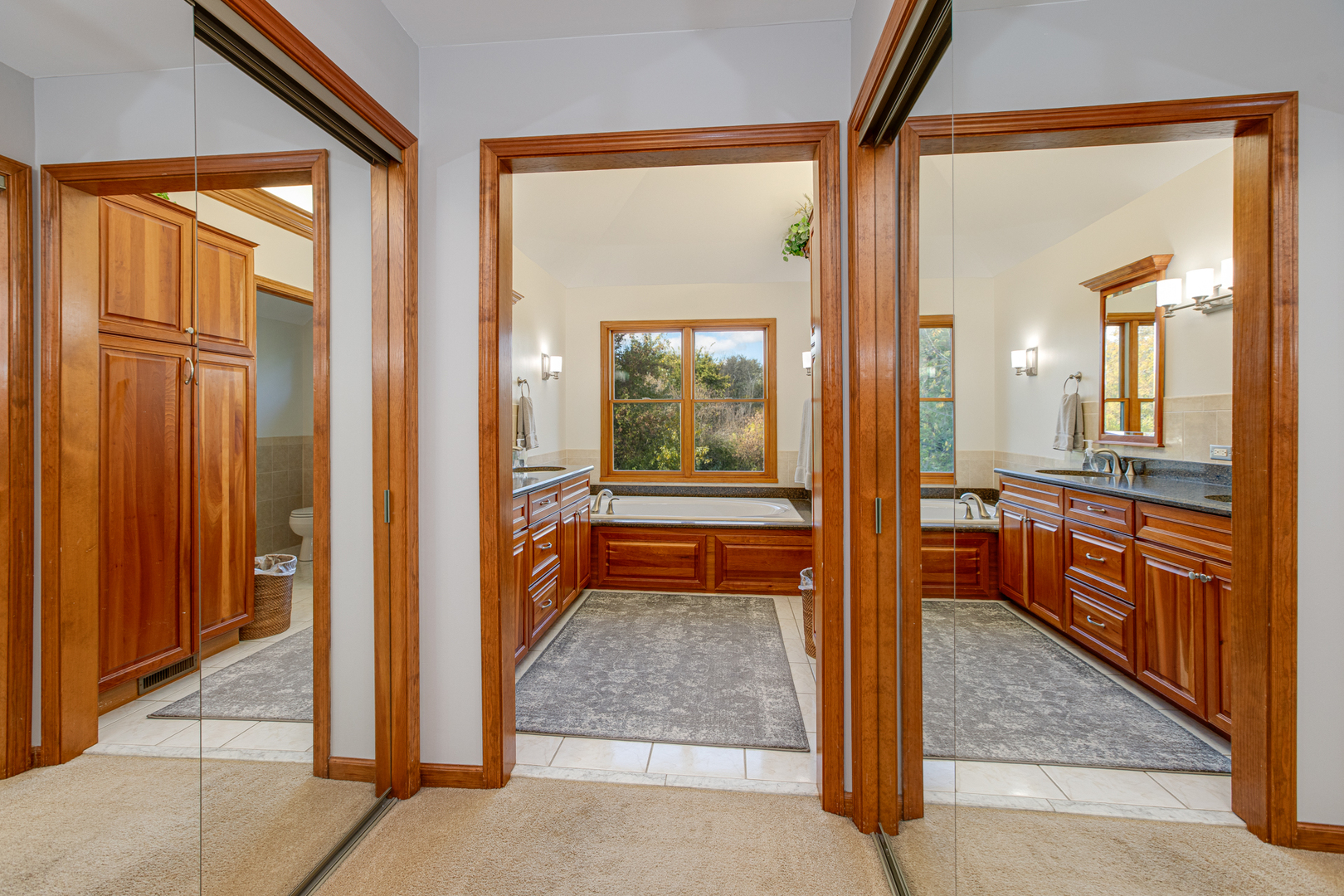 840 Hampton Course, West Chicago, IL 60185