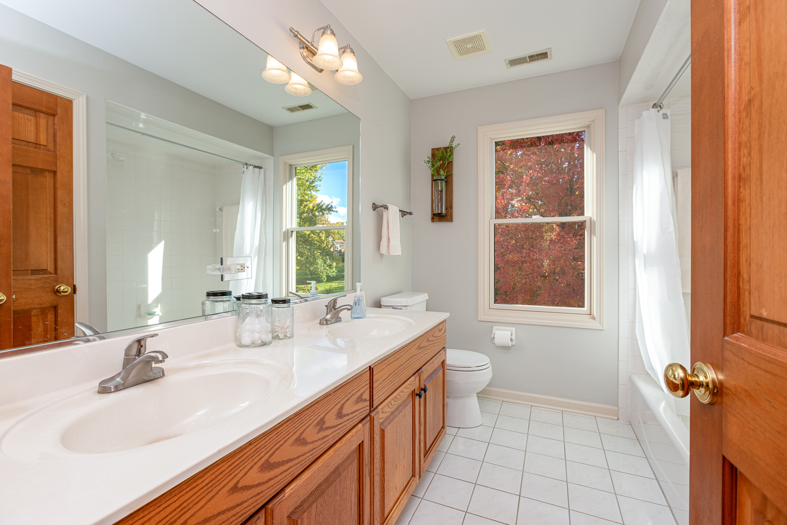 840 Hampton Course, West Chicago, IL 60185