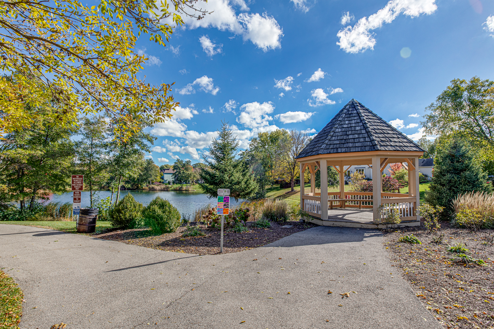 840 Hampton Course, West Chicago, IL 60185