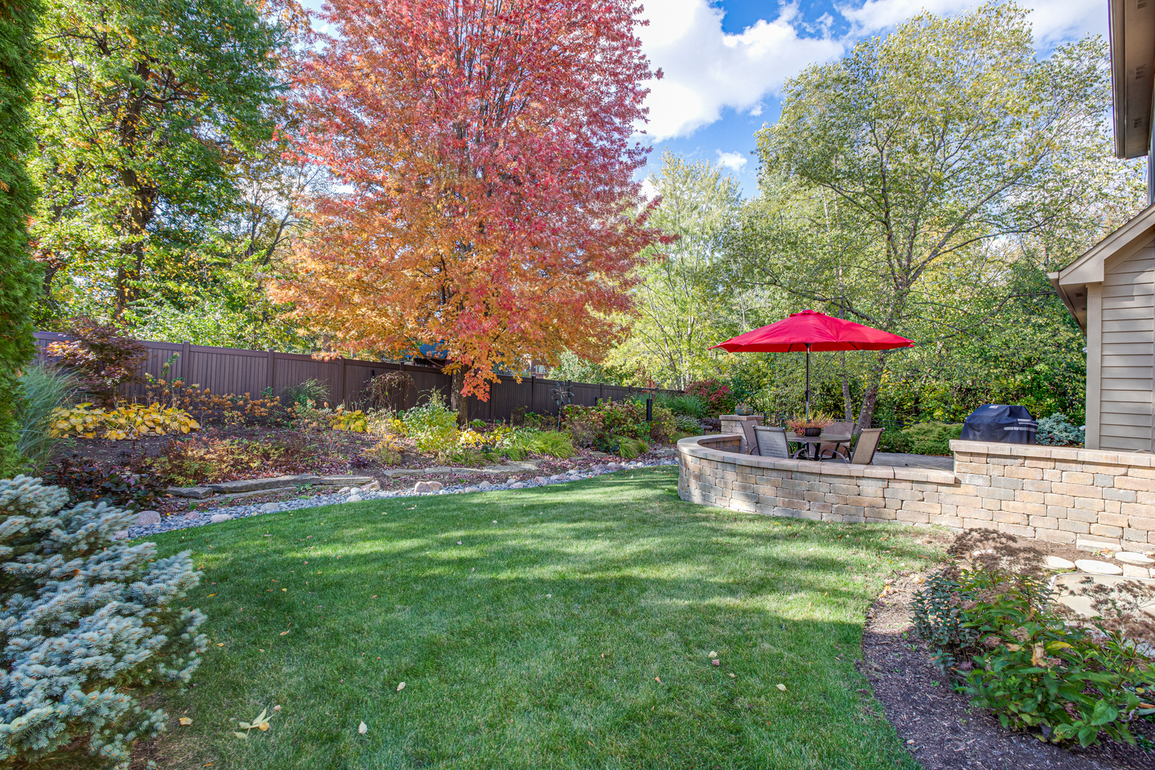 840 Hampton Course, West Chicago, IL 60185