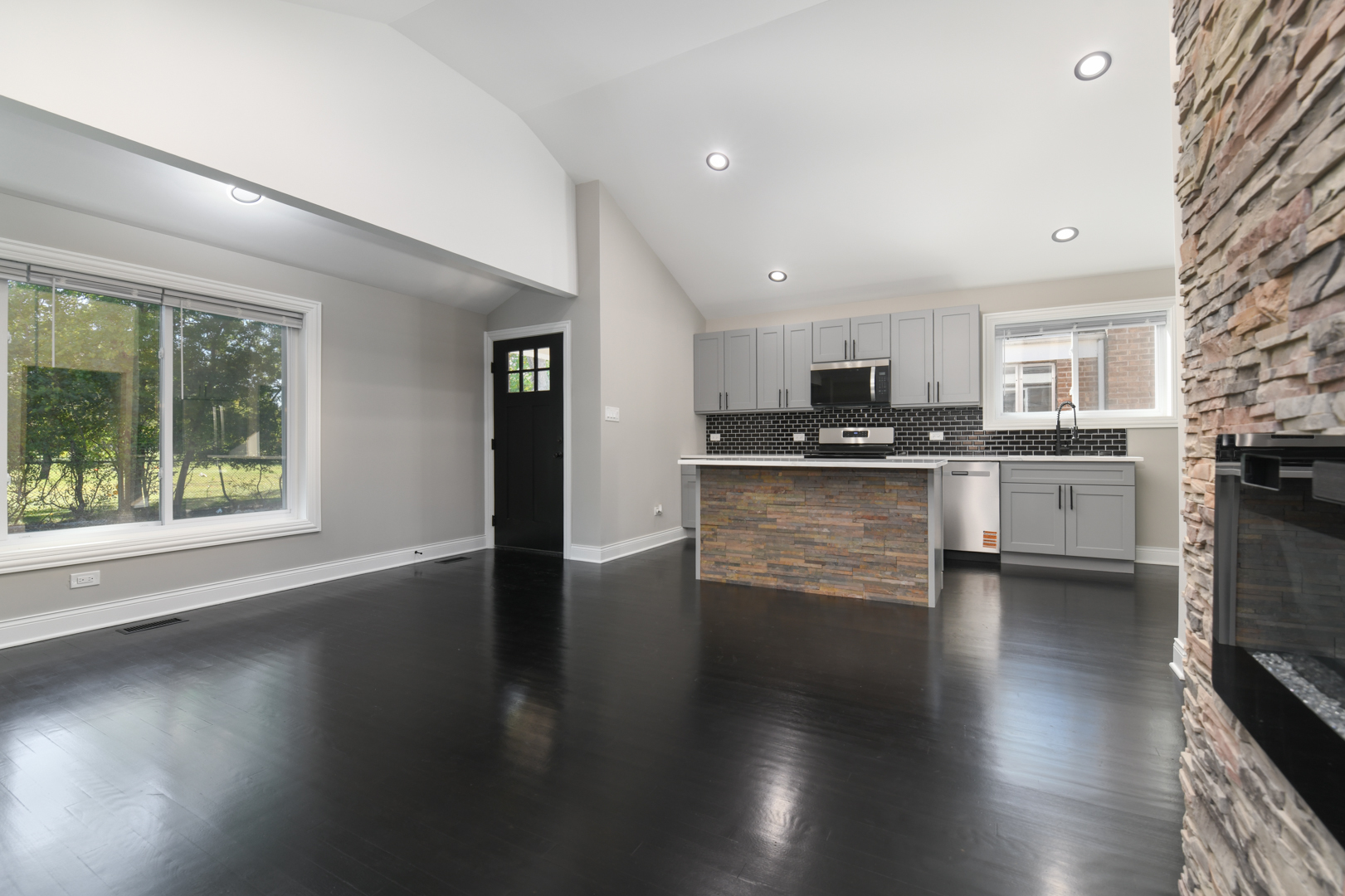 12522 S Racine Avenue, Calumet Park, IL 60827