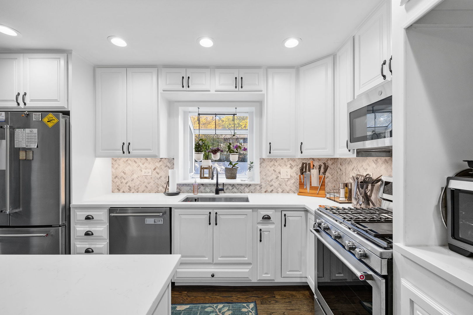908 BRANTWOOD Avenue, Elk Grove Village, IL 60007