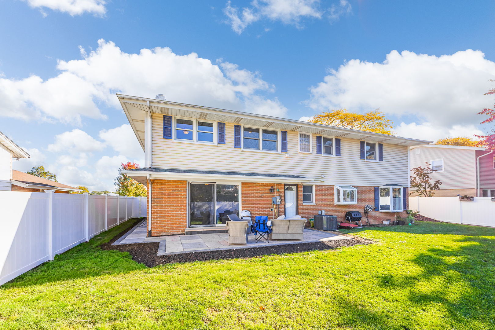 908 BRANTWOOD Avenue, Elk Grove Village, IL 60007