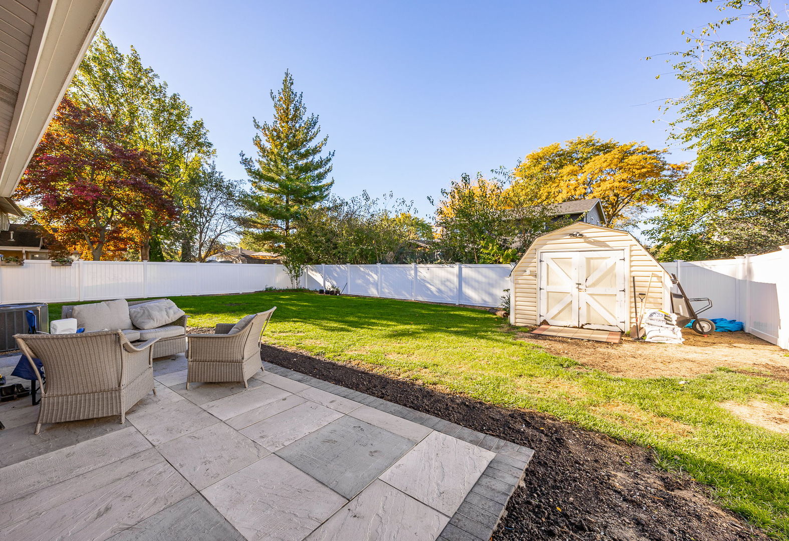 908 BRANTWOOD Avenue, Elk Grove Village, IL 60007