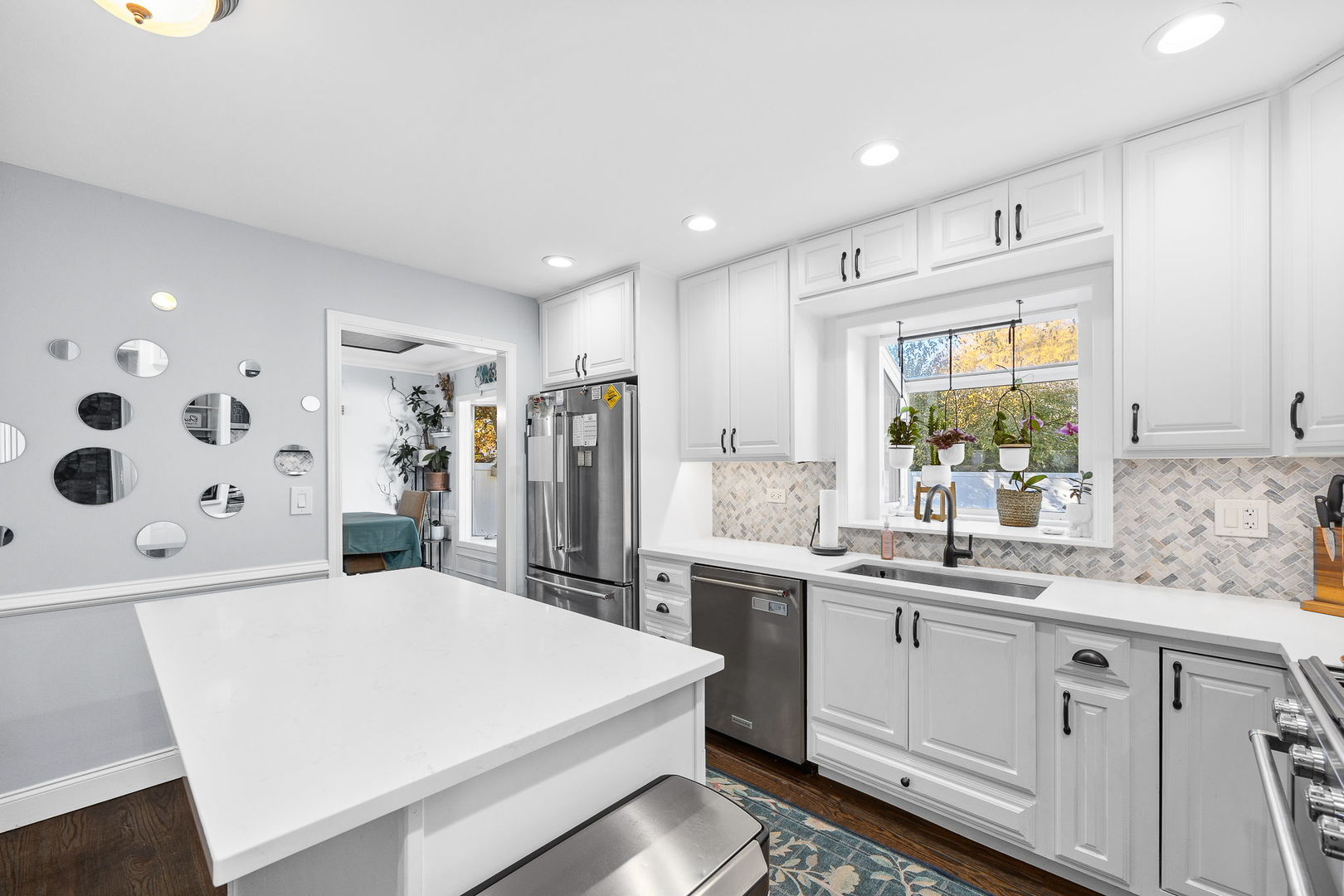 908 BRANTWOOD Avenue, Elk Grove Village, IL 60007