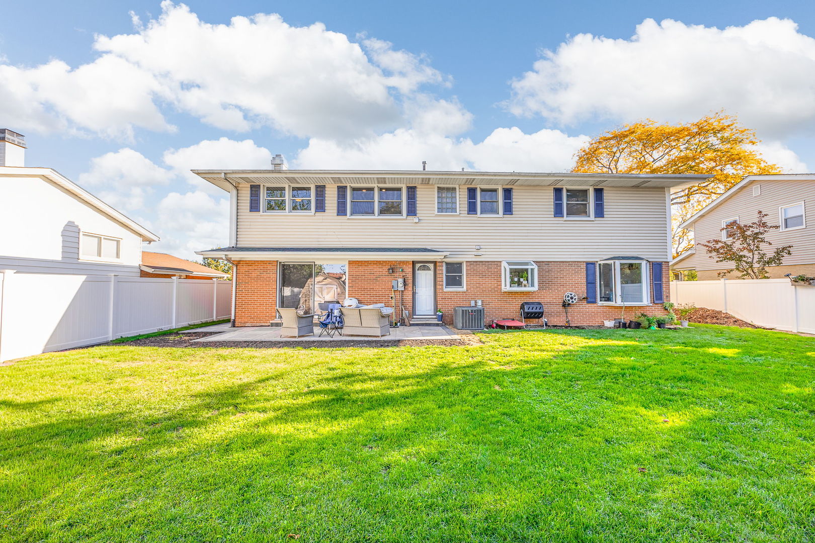 908 BRANTWOOD Avenue, Elk Grove Village, IL 60007