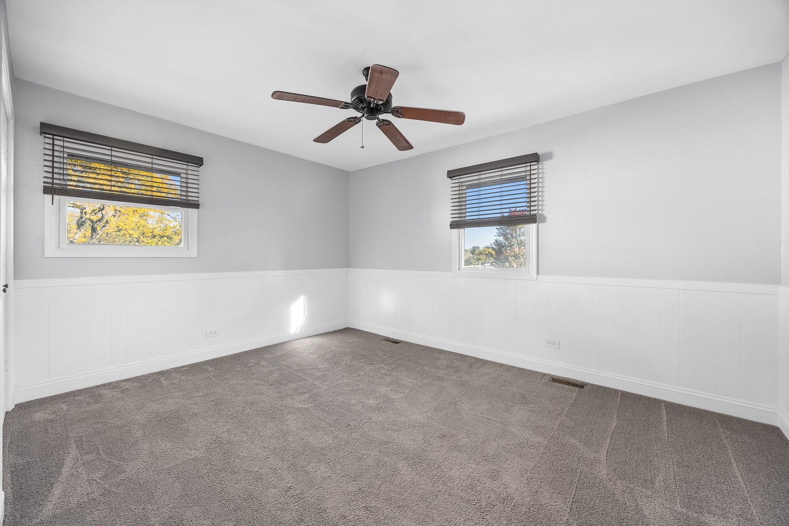 908 BRANTWOOD Avenue, Elk Grove Village, IL 60007