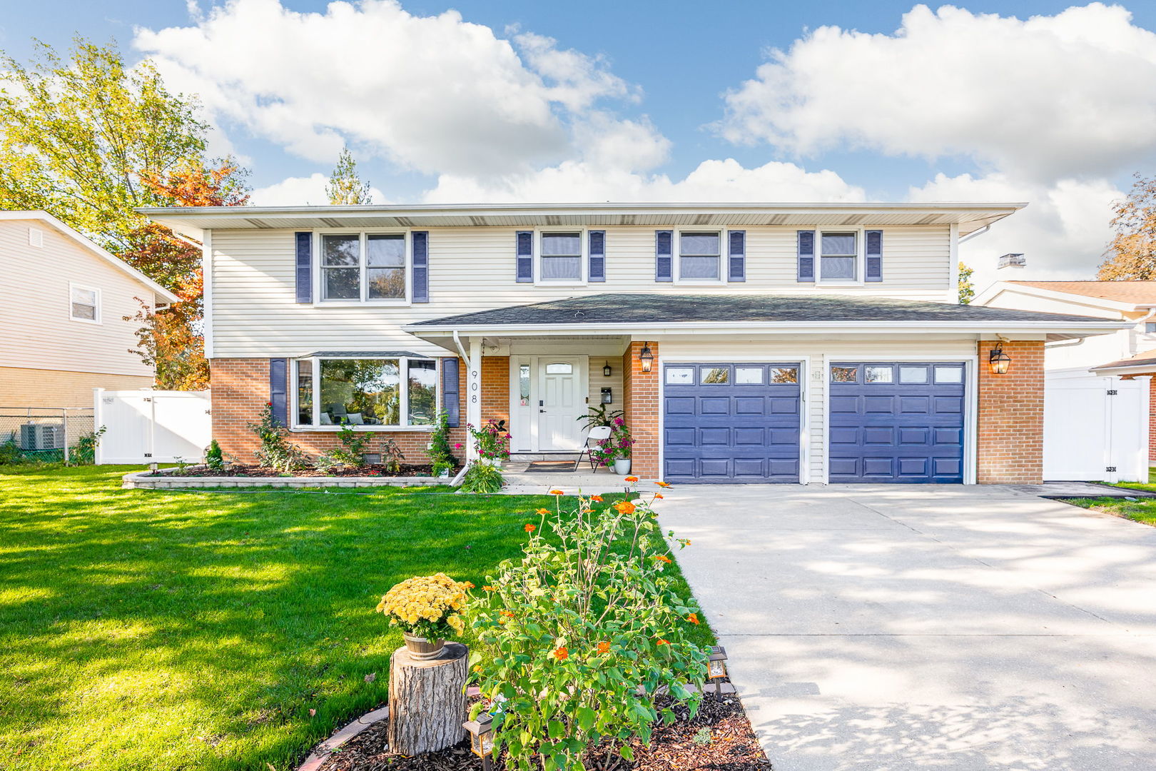 908 BRANTWOOD Avenue, Elk Grove Village, IL 60007