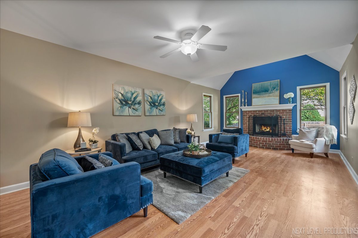 473 Bond Drive, Batavia, IL 60510