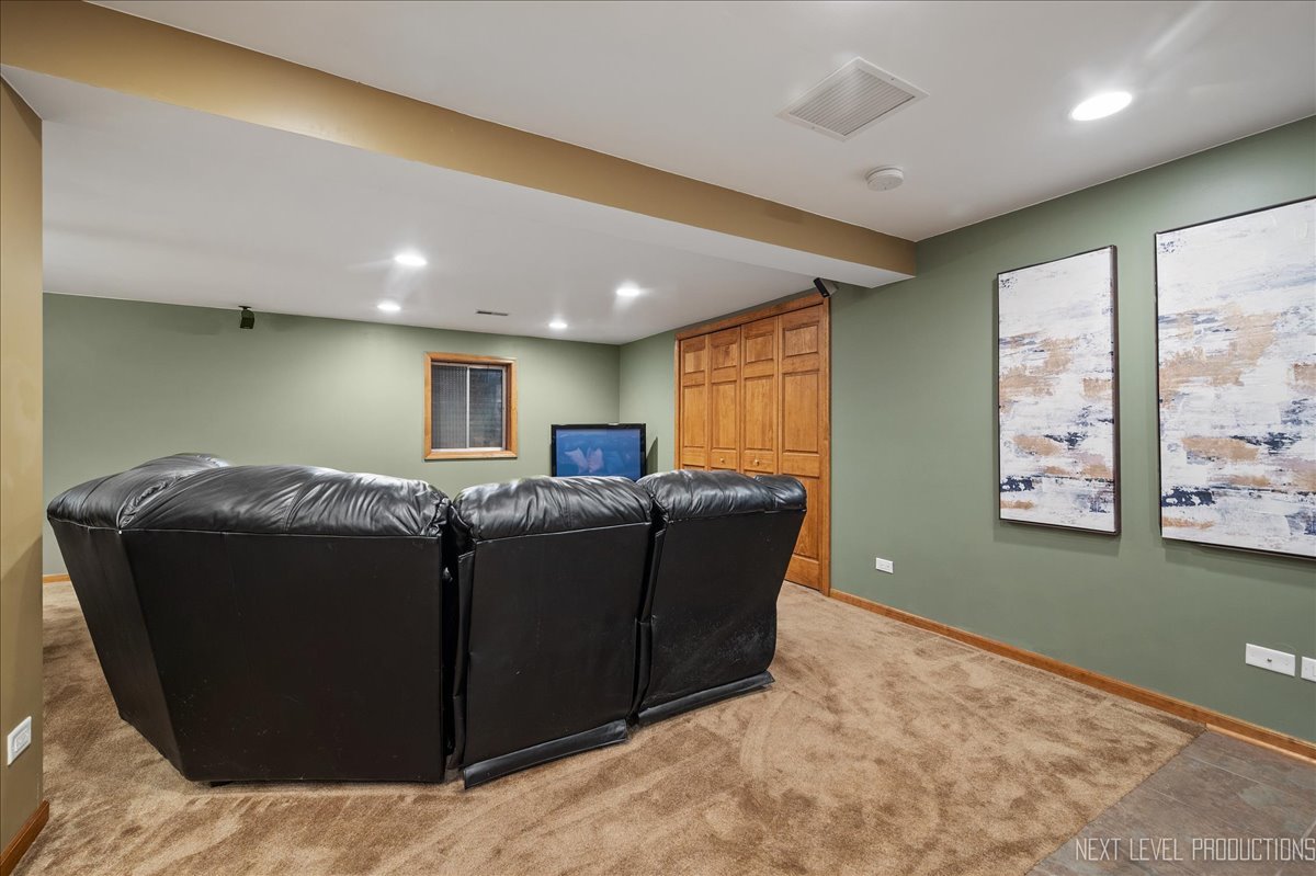 473 Bond Drive, Batavia, IL 60510