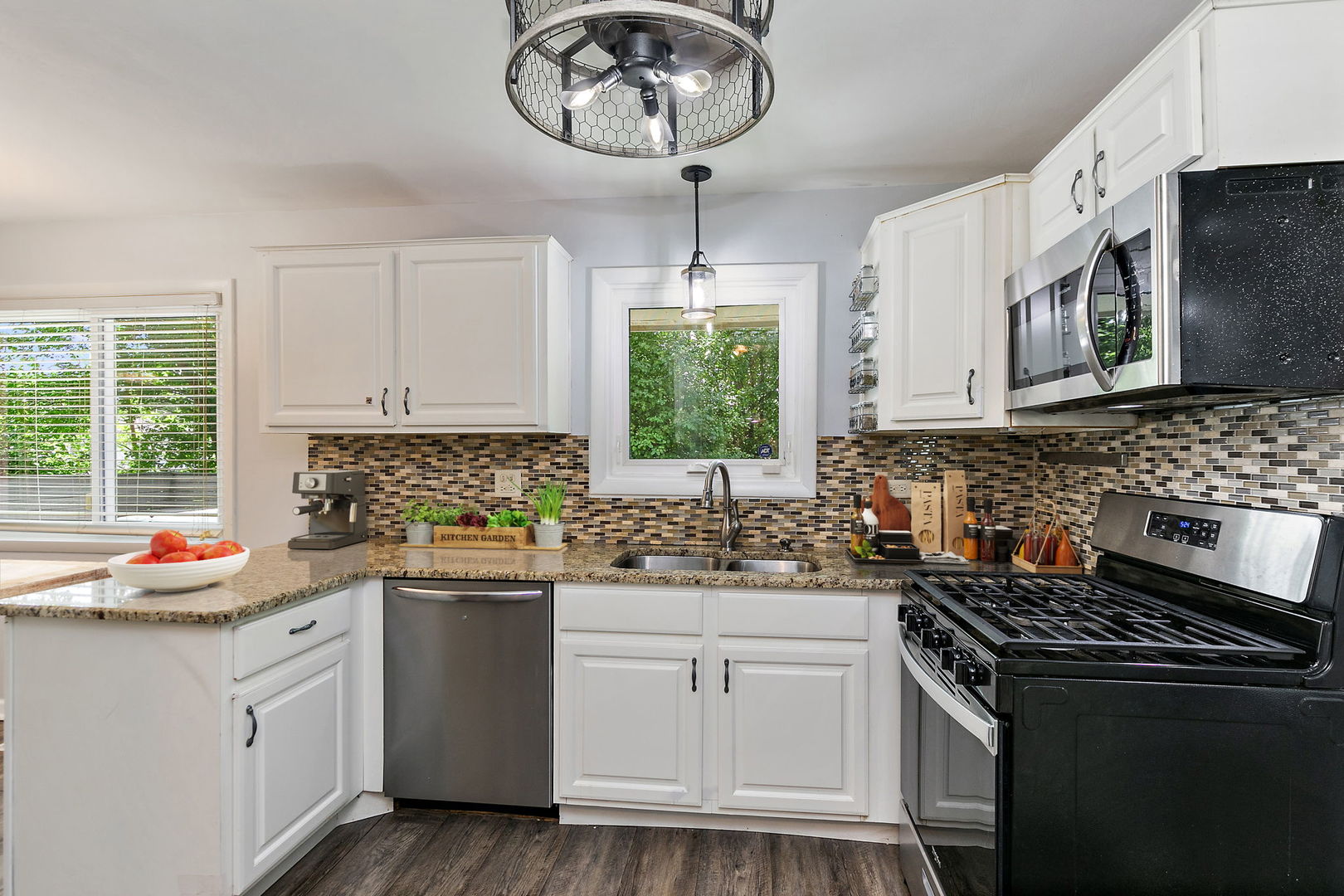 1126 Tiverton Court, Schaumburg, IL 60193