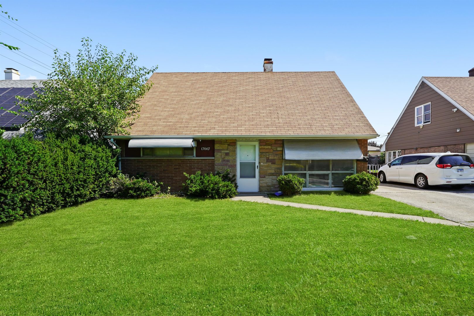 17007 Oakwood Avenue, Lansing, IL 60438