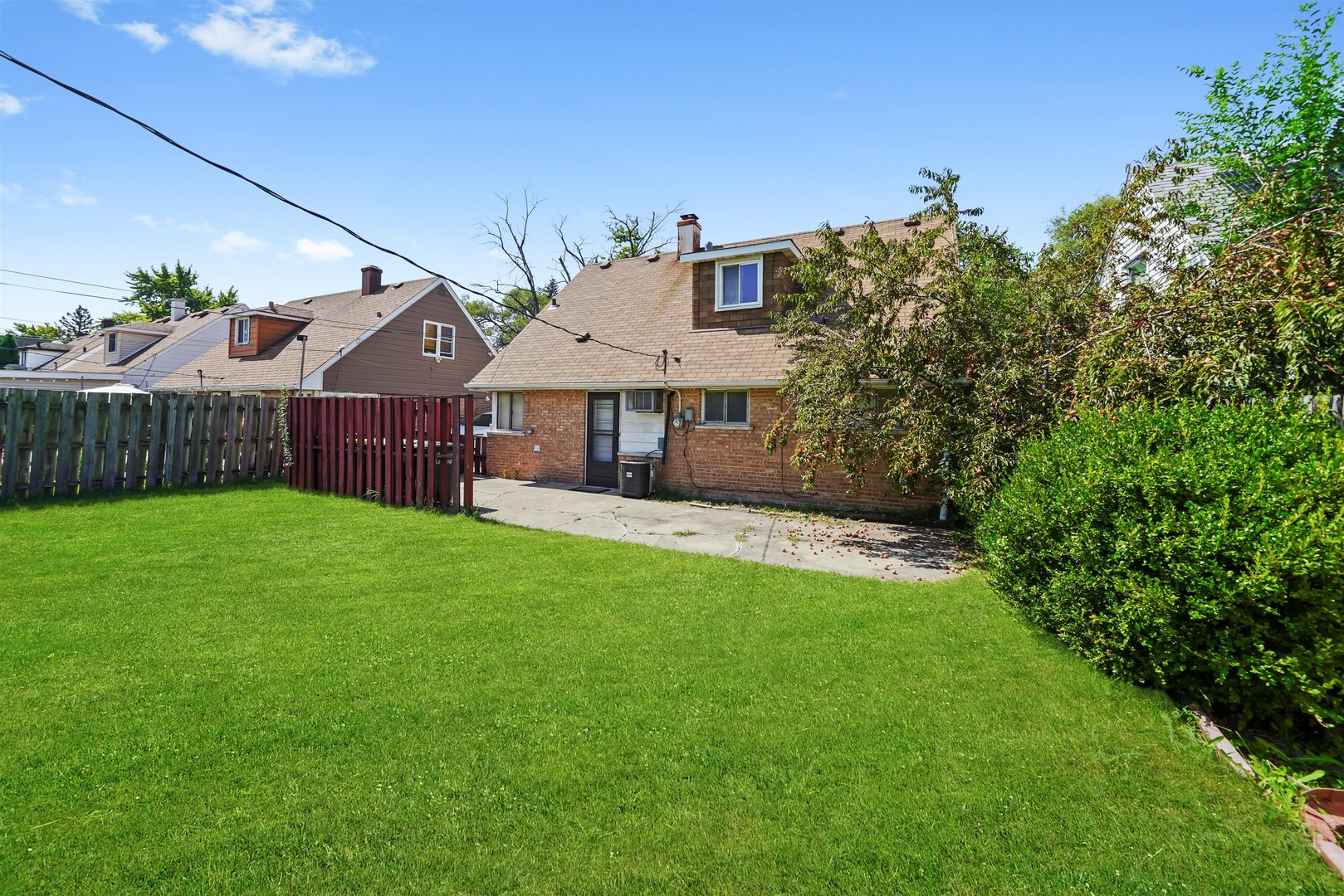 17007 Oakwood Avenue, Lansing, IL 60438