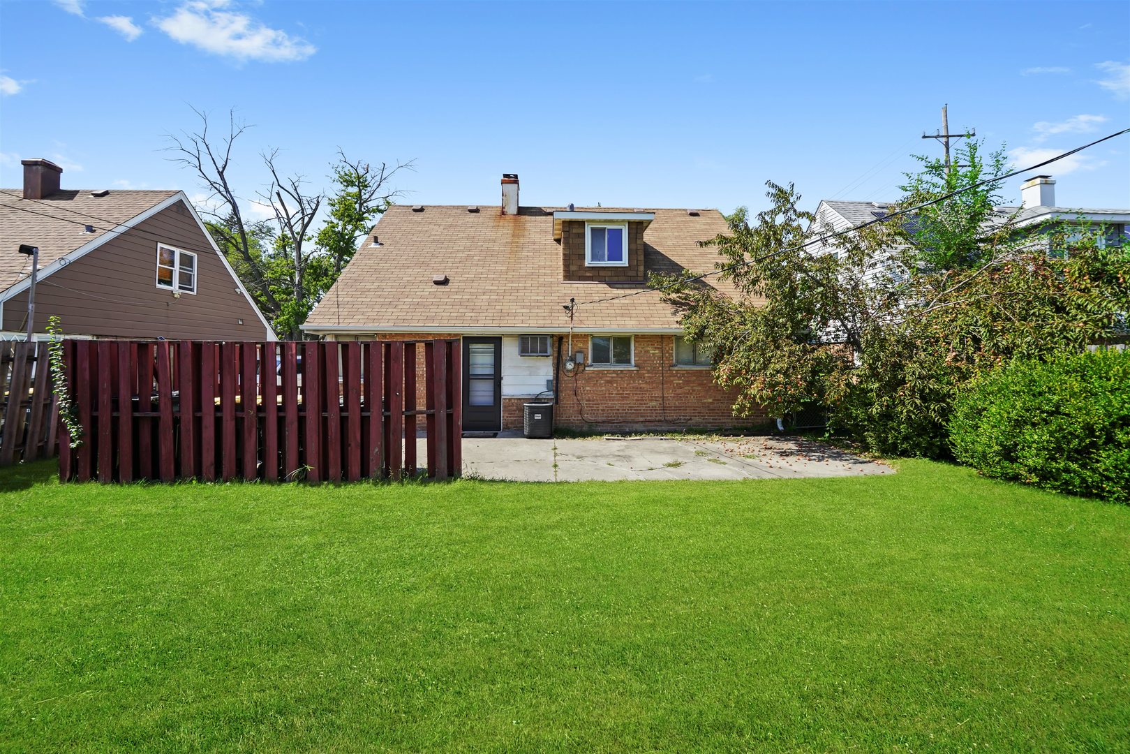 17007 Oakwood Avenue, Lansing, IL 60438