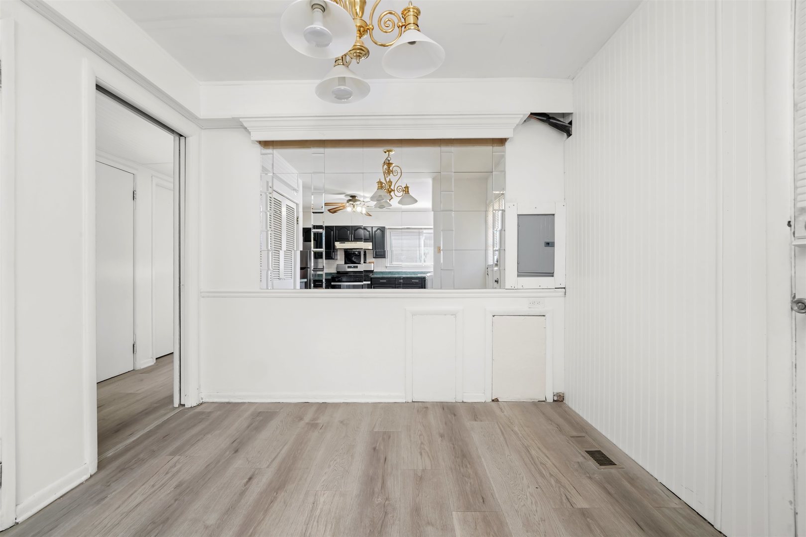 17007 Oakwood Avenue, Lansing, IL 60438