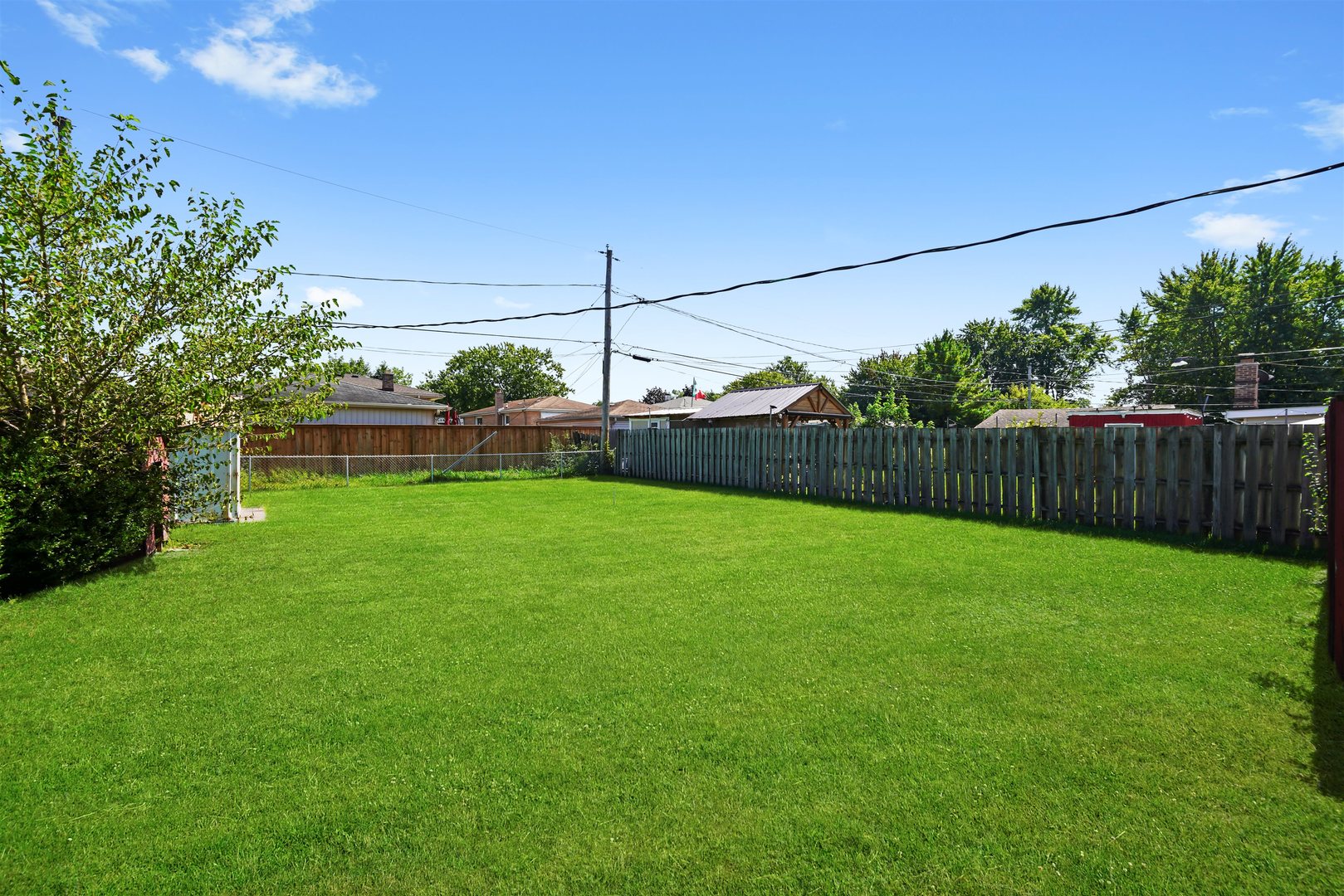 17007 Oakwood Avenue, Lansing, IL 60438