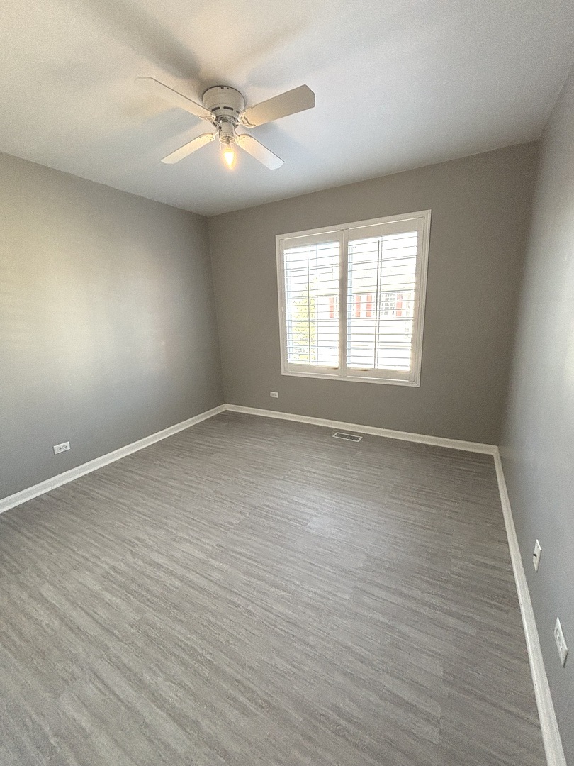 268 Windsor Court #D, South Elgin, IL 60177