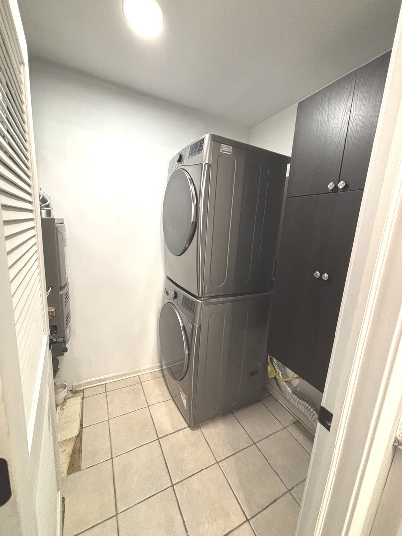 268 Windsor Court #D, South Elgin, IL 60177