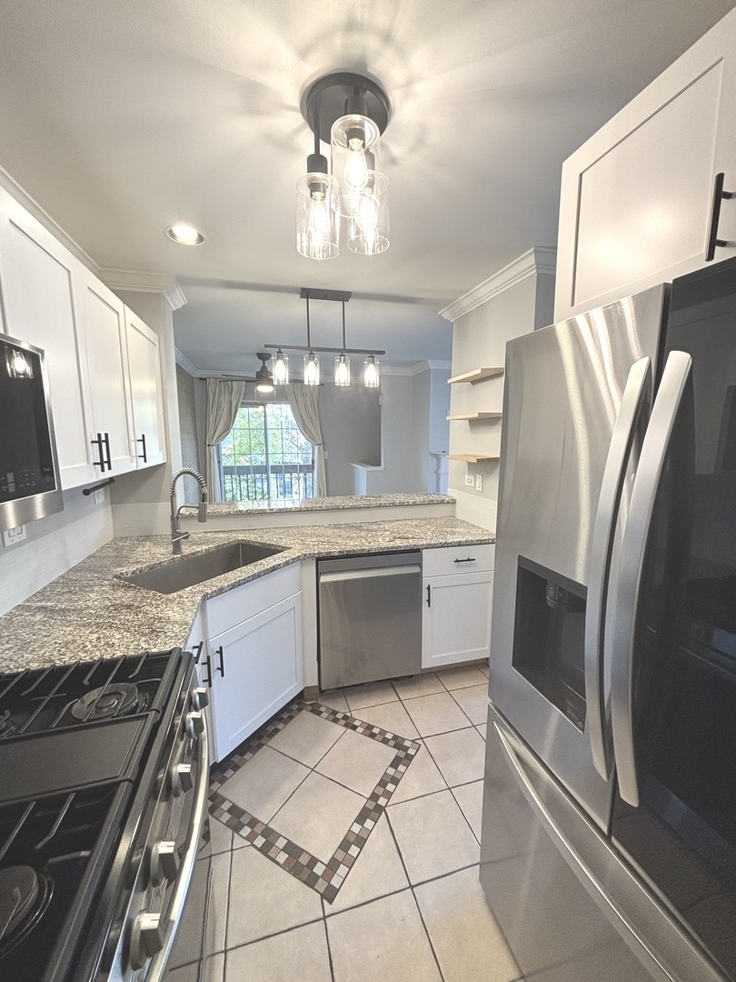 268 Windsor Court #D, South Elgin, IL 60177