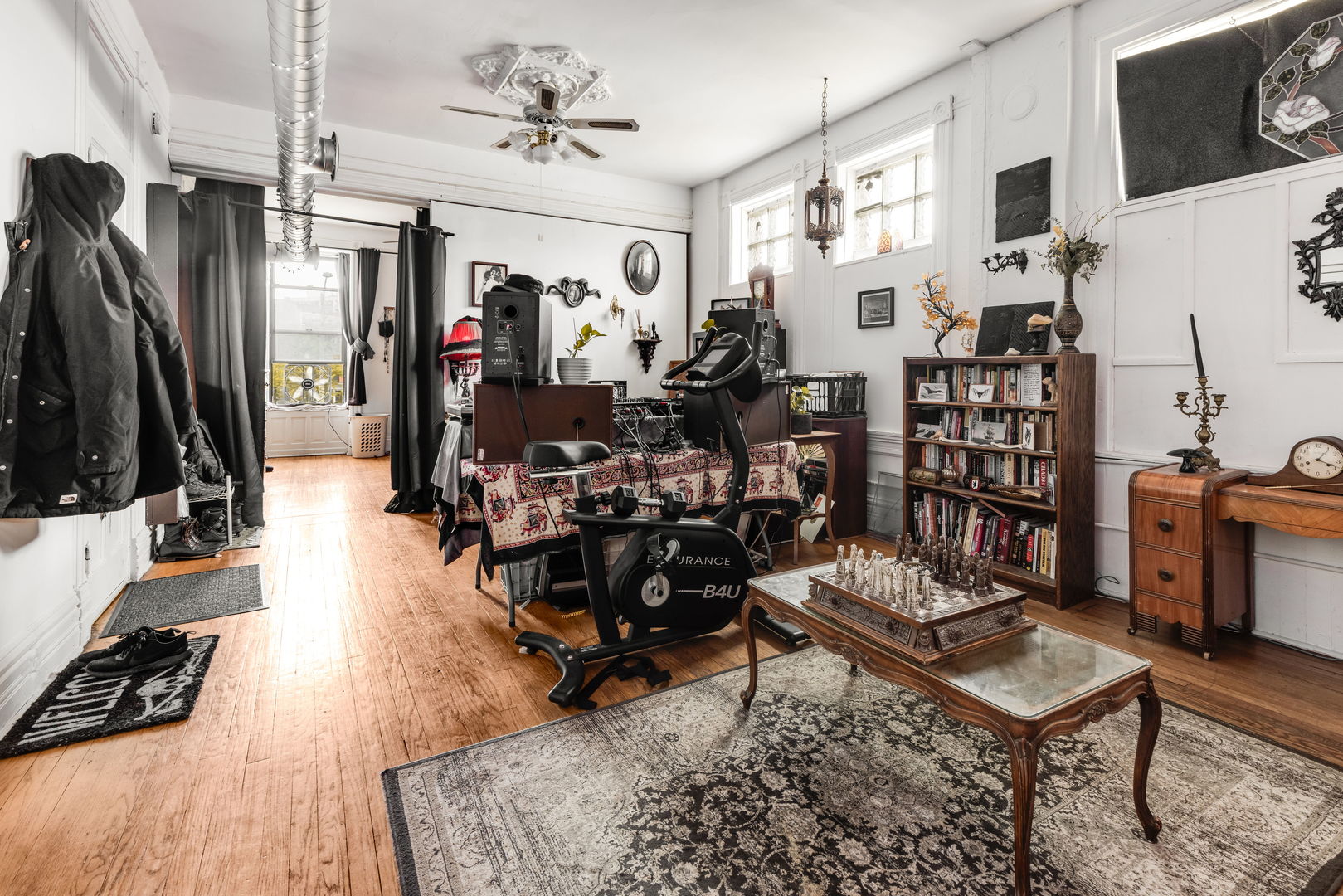 1310 N Clybourn Avenue, Chicago, IL 60610