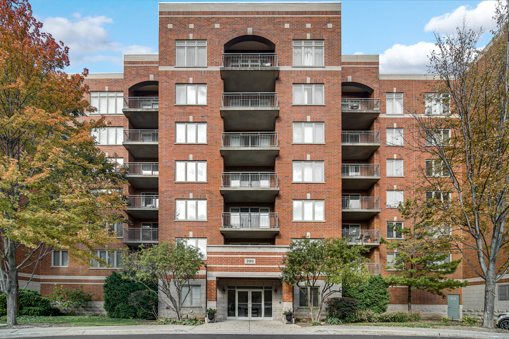 390 S Western Avenue #604, Des Plaines, IL 60016