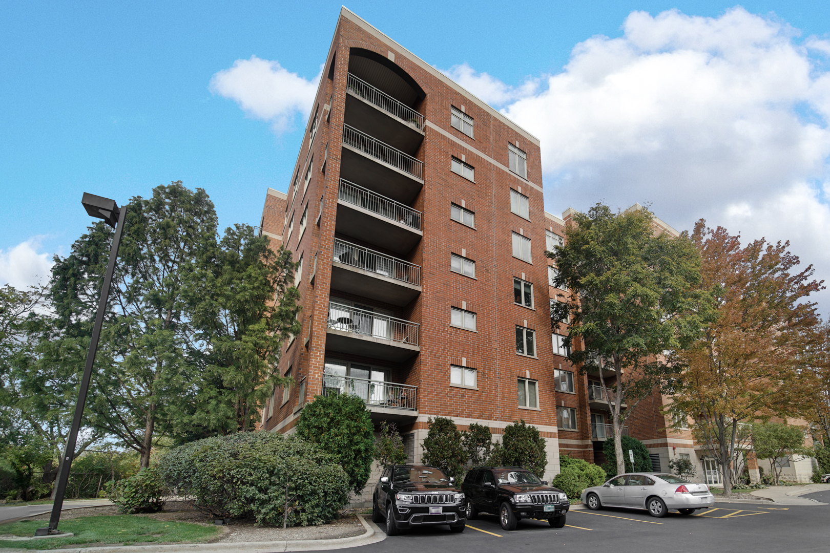 390 S Western Avenue #604, Des Plaines, IL 60016