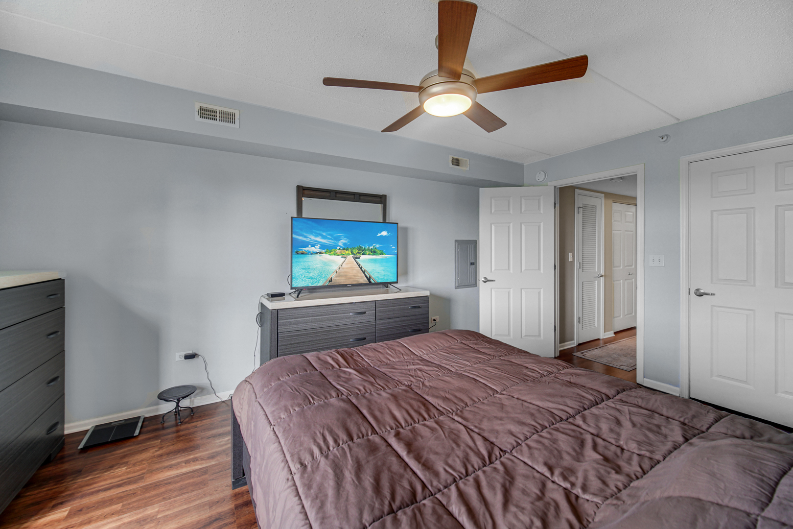 390 S Western Avenue #604, Des Plaines, IL 60016