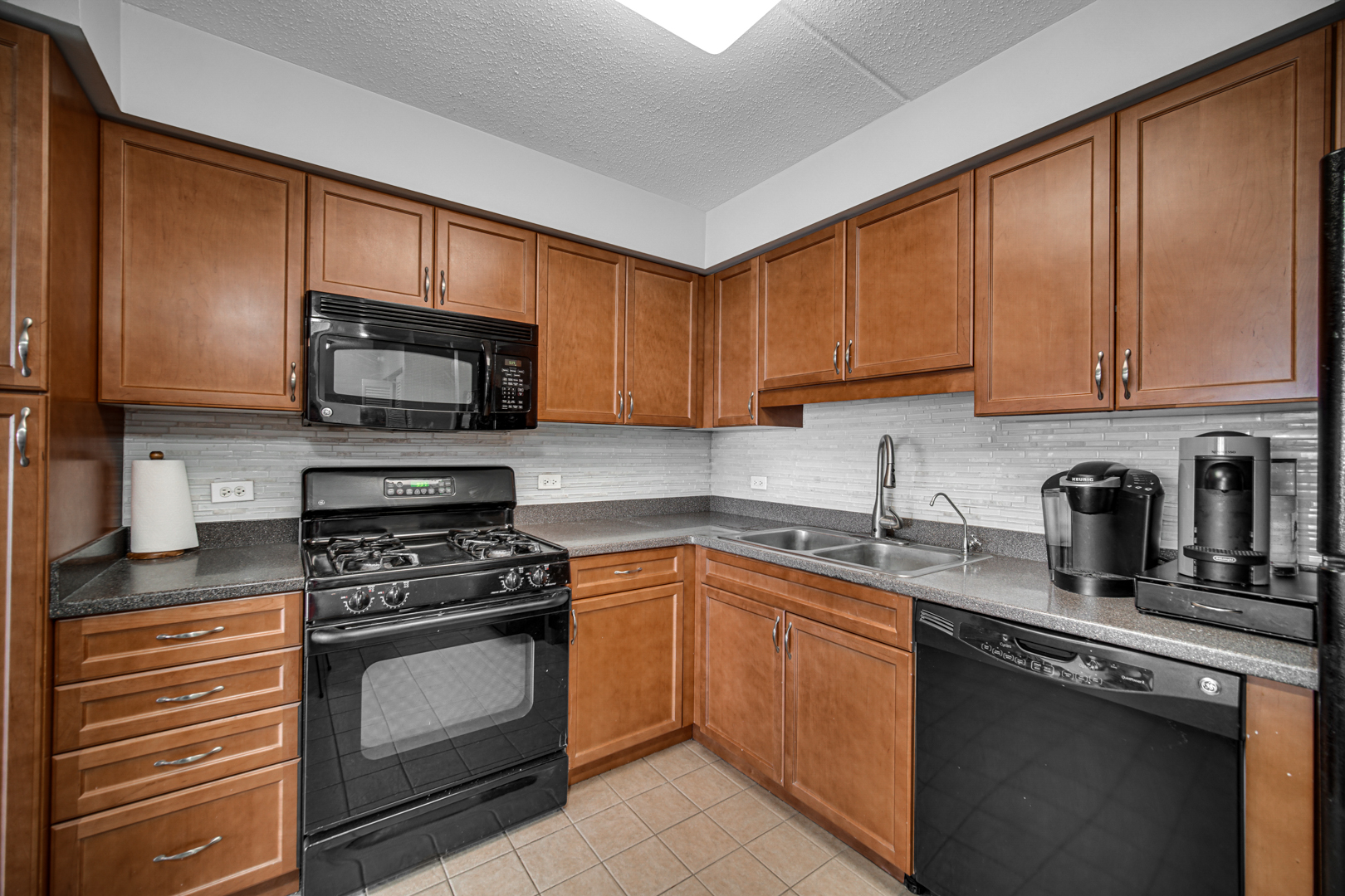 390 S Western Avenue #604, Des Plaines, IL 60016