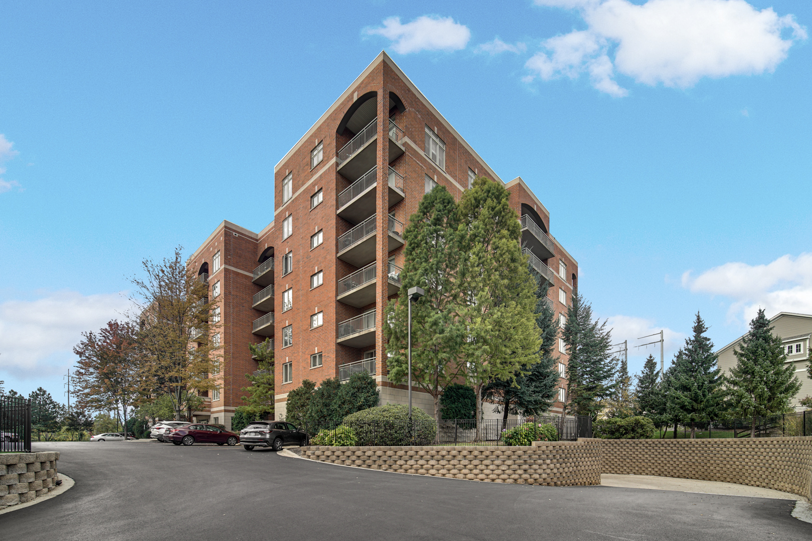 390 S Western Avenue #604, Des Plaines, IL 60016