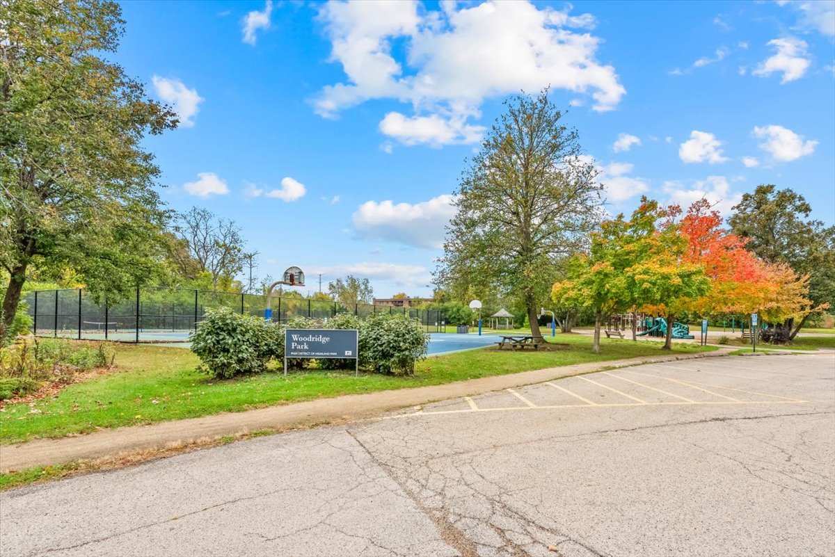 263 Barberry Road, Highland Park, IL 60035