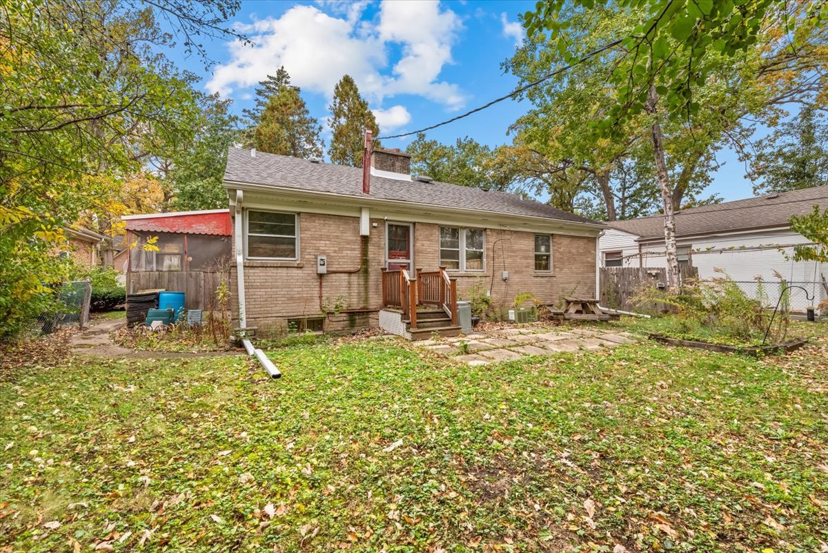 263 Barberry Road, Highland Park, IL 60035