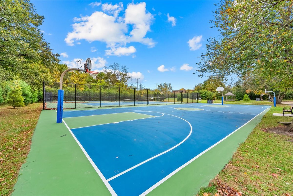 263 Barberry Road, Highland Park, IL 60035