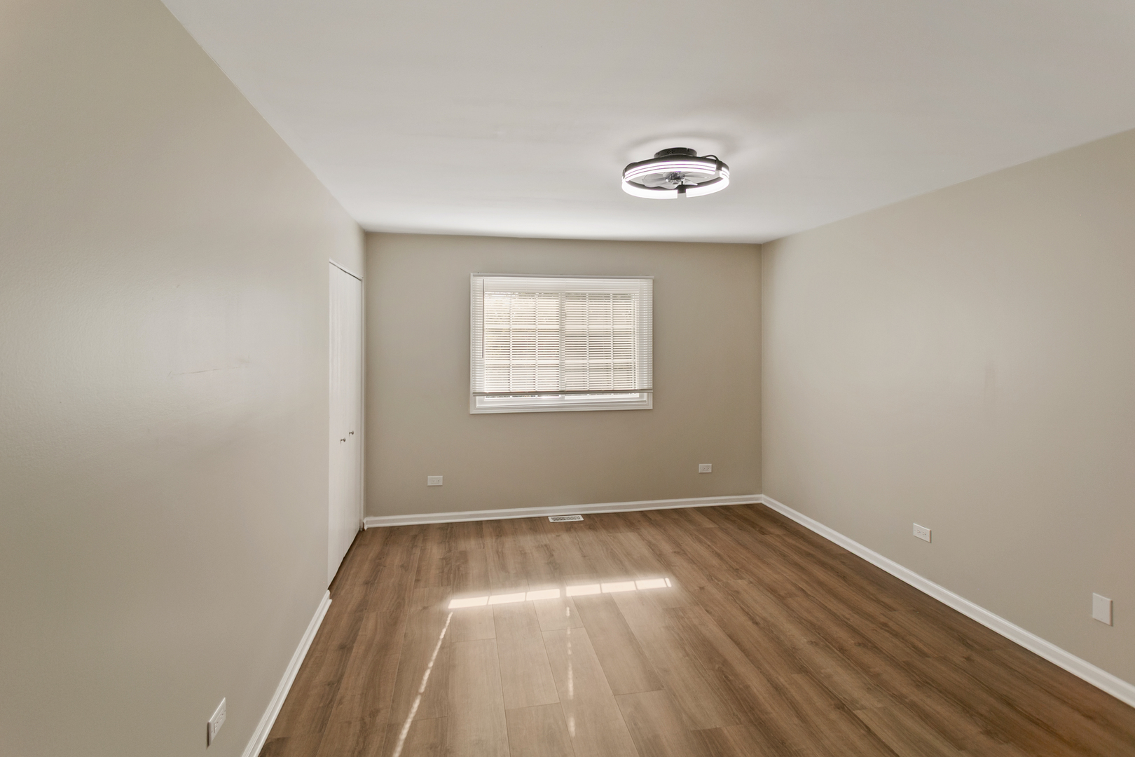 27W031 Cooley Avenue, Winfield, IL 60190