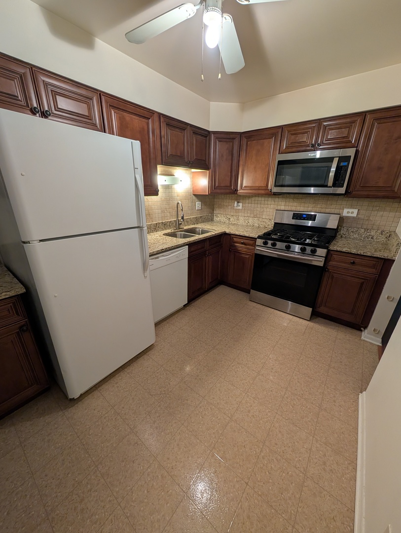 7400 Grand Street #205, Downers Grove, IL 60515