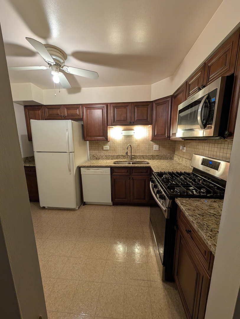 7400 Grand Street #205, Downers Grove, IL 60515