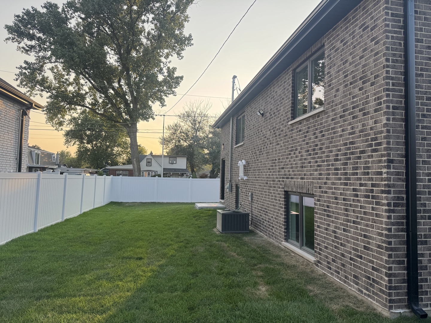 4951 W 86th Street, Burbank, IL 60459