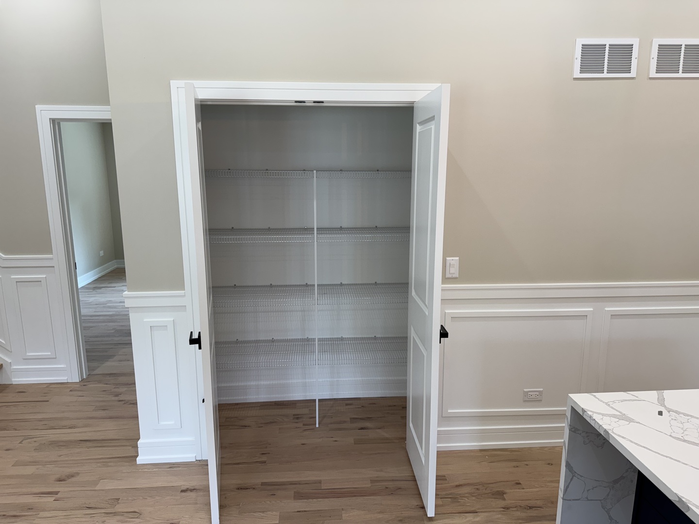 4951 W 86th Street, Burbank, IL 60459